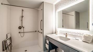 Combined shower/tub