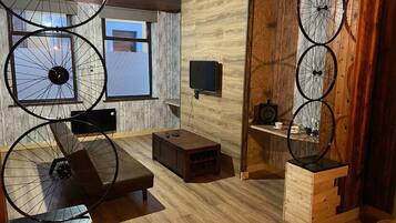 Basic Studio | Living area