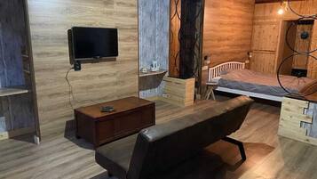 Basic Studio | Living area