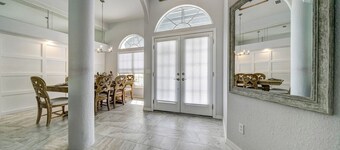 Heated Pool in Luxurious home, 3 minutes to beach