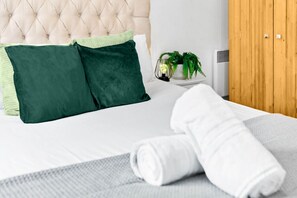 1 bedroom, iron/ironing board, free WiFi, bed sheets