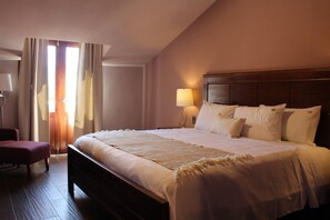 In-room safe, desk, blackout curtains, iron/ironing board - La Estancia (San Cristóbal de las Casas)