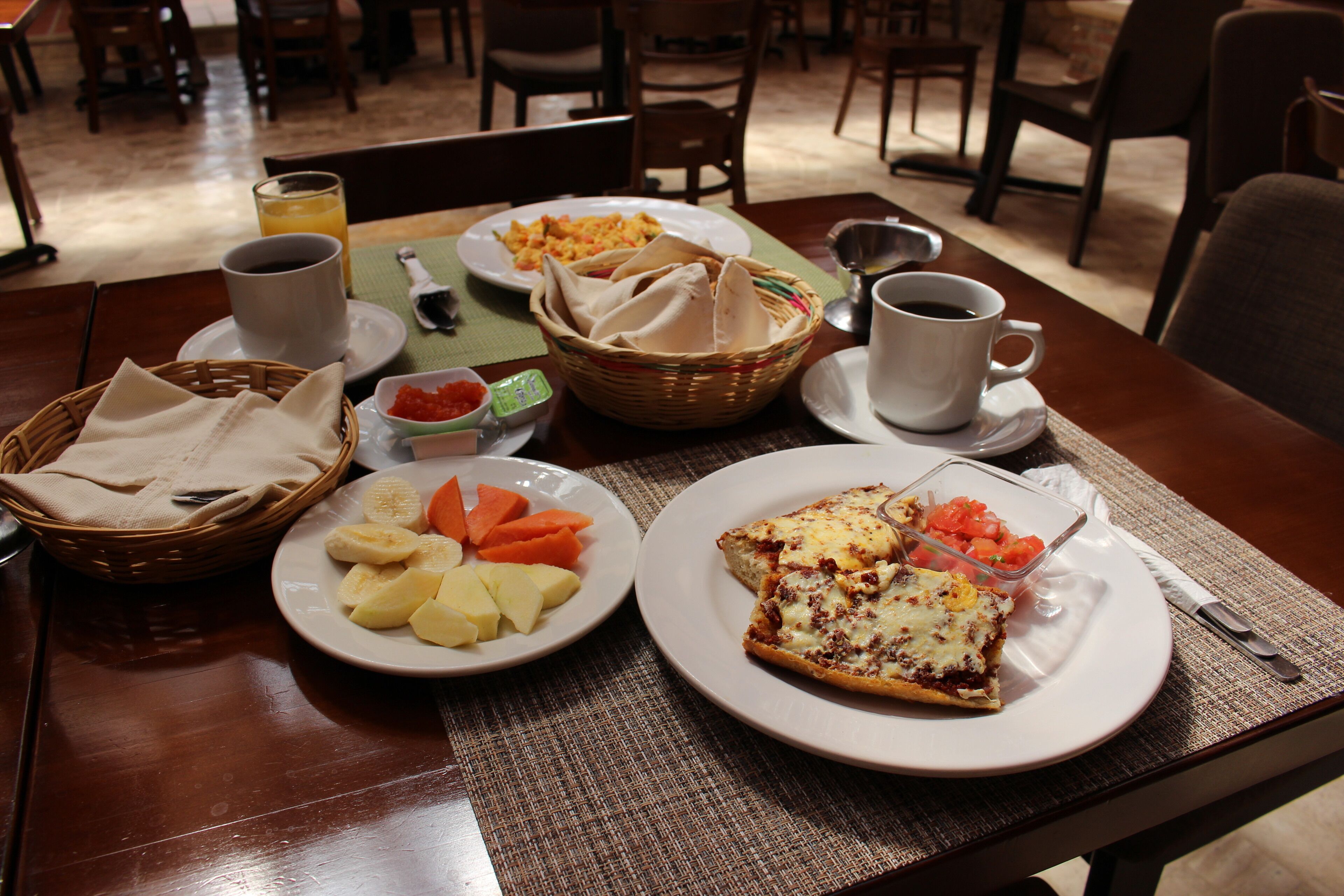 daily cooked-to-order breakfast (mxn 120 per person)