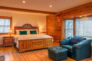 4 bedrooms, desk, iron/ironing board, cots/infant beds - Mile High Cabin w Views, Steam Shower, Fireplaces, Pool Table, 1 Mile to Bike (Beech Mountain)