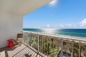 Condo, 1 cama King size y sofá cama (The Summit 624) | Balcón