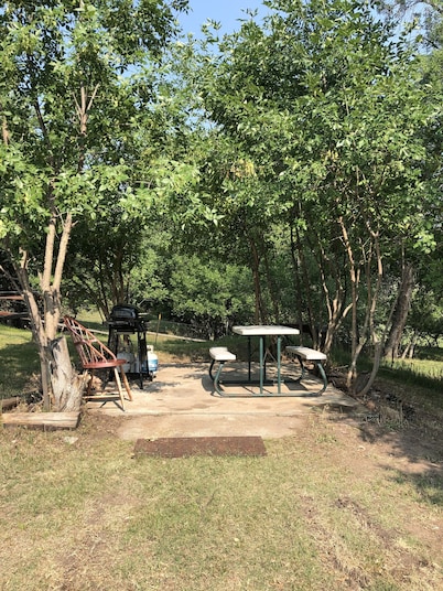 Battle Creek Hideaway. Quiet property close to South Dakota’s main attractions