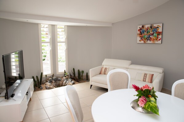 Tv, videospil, bordfodbold, bordtennisbord