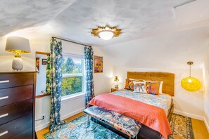 3 slaapkamers, een bureau, een strijkplank/strijkijzer, wifi