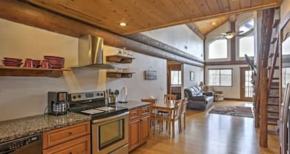 KingsRiver Lodge S w/Pickleball Court-Walk to Lake