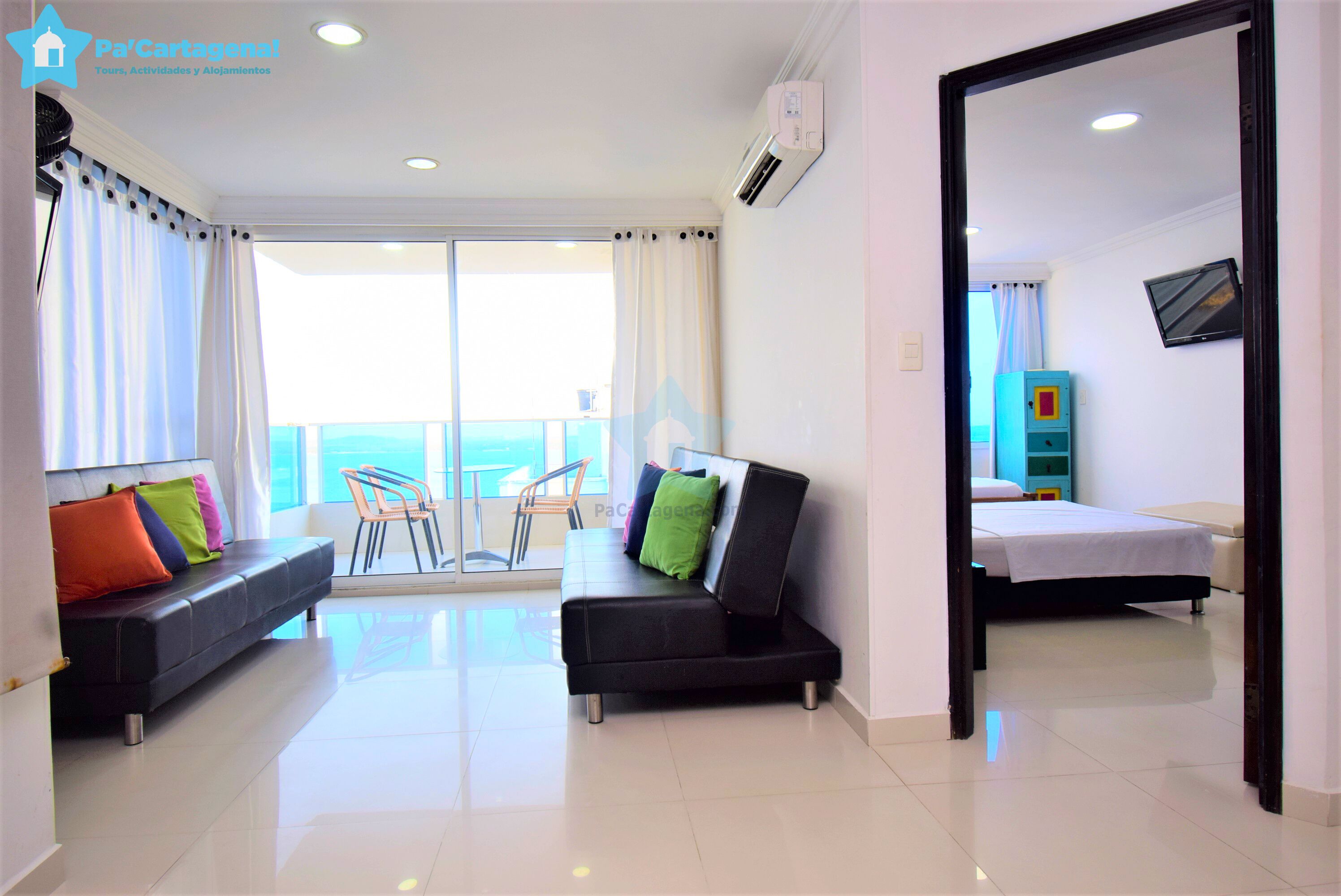 Comfort Apartment, 1 Bedroom (1722-A) piso 17 | Living area | 32-inch TV with cable channels