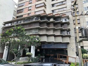 Exterior detail - (6) 2 bedroom premiere dept. Miraflores tourist area (Miraflores)