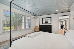 5 bedrooms, desk, iron/ironing board, free WiFi