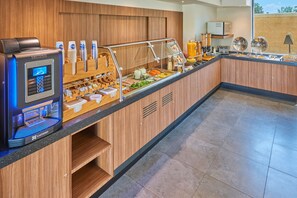 Free daily continental breakfast