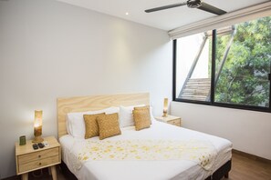 2 bedrooms, in-room safe, desk, iron/ironing board