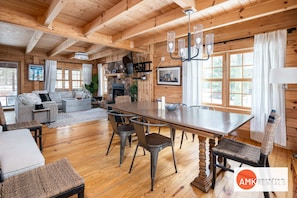 Interior - Wander Inn - Updated Log Cabin near shared beach (Saugatuck)