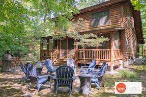 Terrace/patio - Wander Inn - Updated Log Cabin near shared beach (Saugatuck)