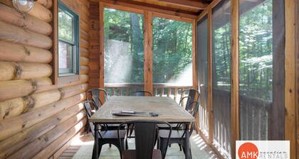 Wander Inn - Updated Log Cabin near shared beach