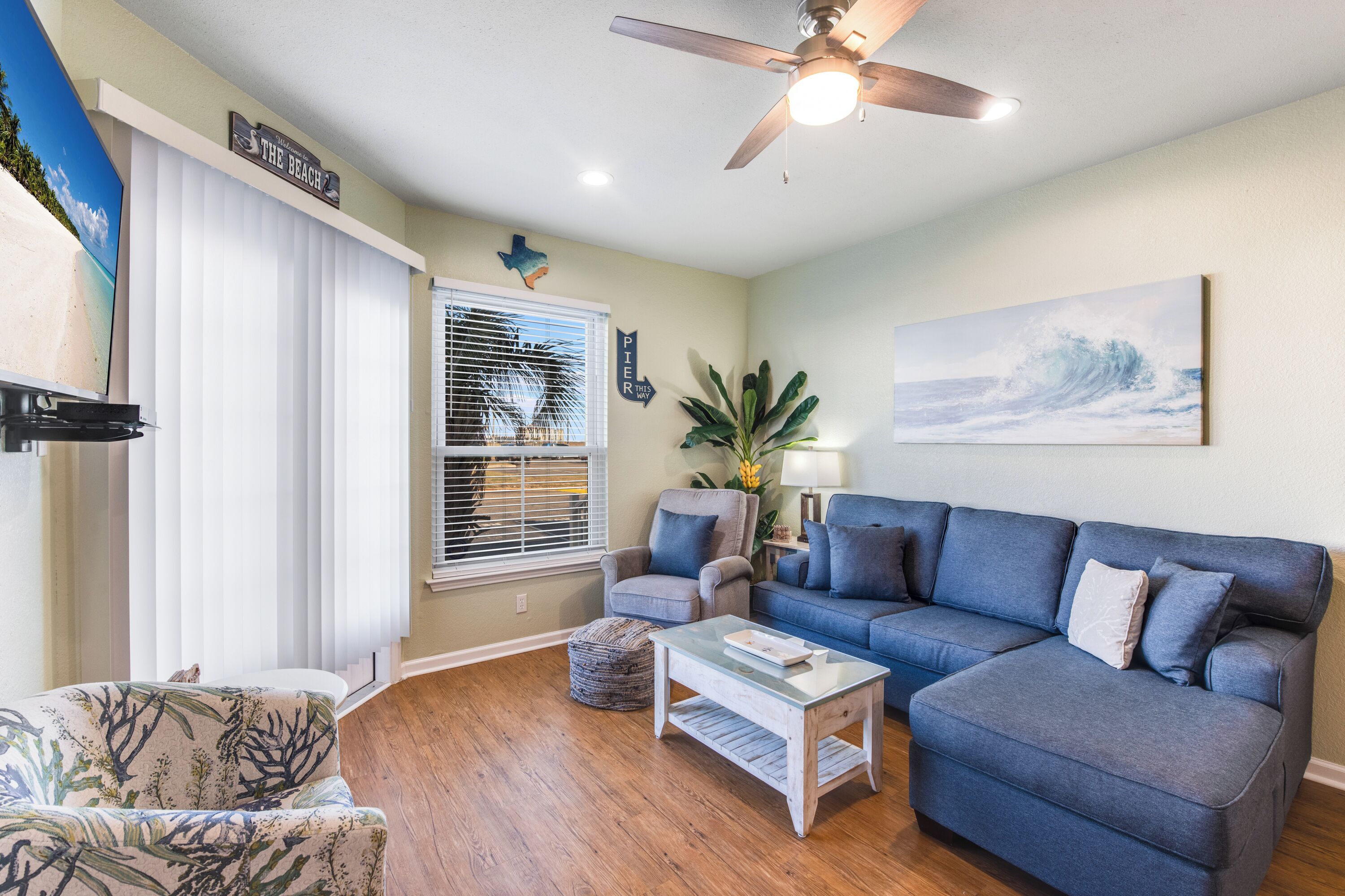 Smart TV, DVD player, offices