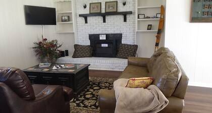 EZ - GO Lodging 3.7 mi Green Pond Landing(Lake Hartwell) Clemson Univ 15 mil.