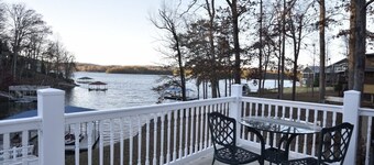 Lake Life - Lakefront - Hot Tub