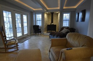 Télévision, cheminée