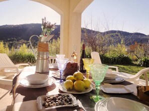 Outdoor dining - 2 198 / 5 000
Cozy cottage with private garden and terrace – peaceful setting (Le Bar-sur-Loup)