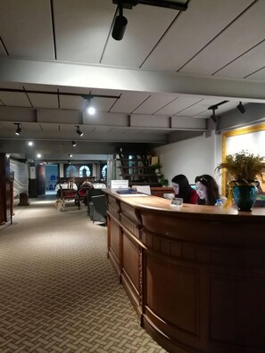 Lobby - New Lao Paris Hotel (Vientiane)