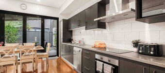 Large 4BR Terrace Home in Forest Lodge