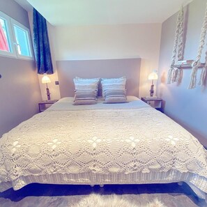 2 chambres, fer et planche à repasser, Wi-Fi, draps fournis