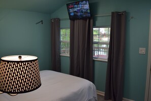 1 slaapkamer, een strijkplank/strijkijzer, gratis wifi, beddengoed