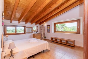 4 bedrooms, in-room safe, iron/ironing board, free WiFi