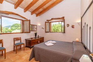 4 Schlafzimmer, Zimmersafe, Bügeleisen/Bügelbrett, kostenloses WLAN