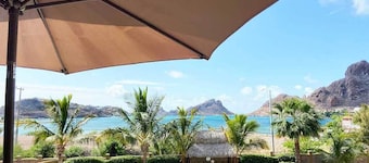 Perfect 2 bedroom 2 bathroom condo overlooking the San Carlos Bay