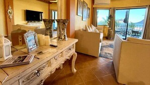 Interior - Perfect 2 bedroom 2 bathroom condo overlooking the San Carlos Bay (San Carlos)