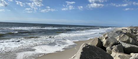 Beach nearby, sun-loungers, beach towels
