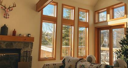 The S T A C K HAUS on golf course/10 mins to Lake Witingham <br>