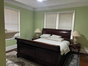 3 dormitoris, planxa i posts de planxar, wifi i roba de llit