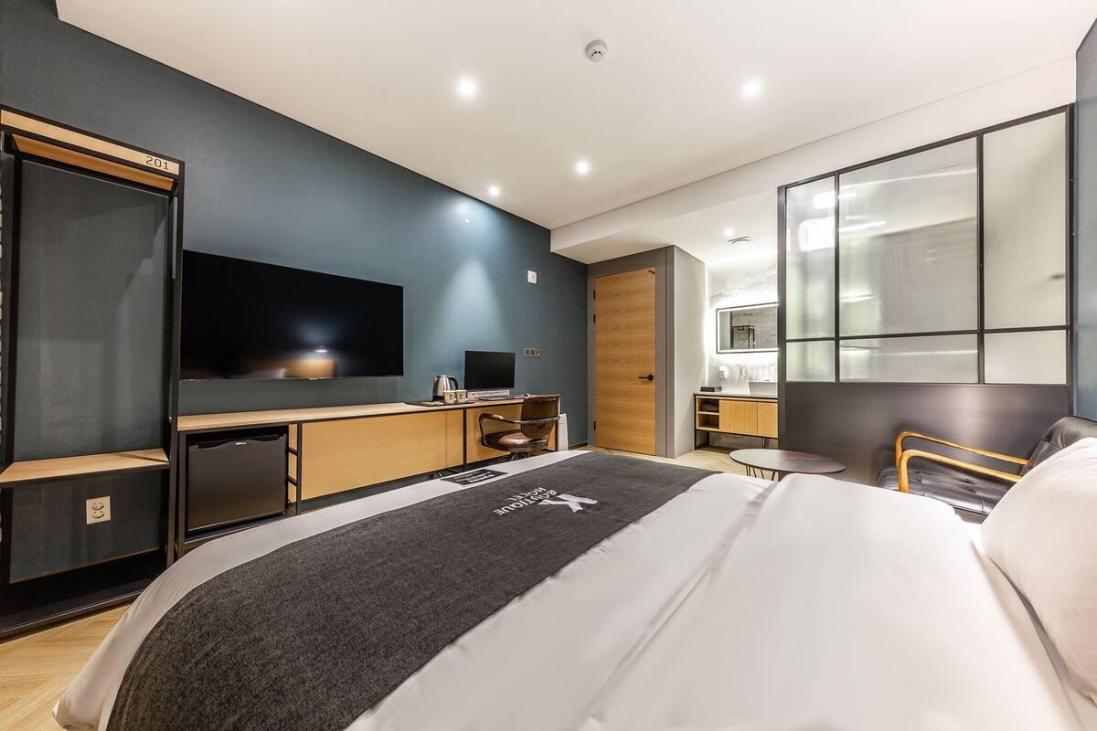 Habitación empresarial doble, 1 habitación | Ropa de cama de alta calidad y edredón
