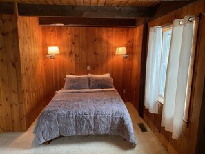 3 habitaciones, tabla de planchar con plancha, wifi y ropa de cama