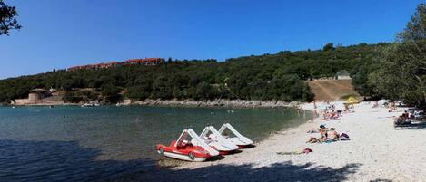 Una playa cerca