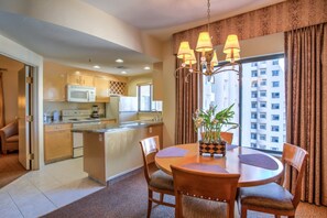 Dining - Your Las Vegas CONDO on The Strip Beats Any Fancy Hotel Room! (Las Vegas)