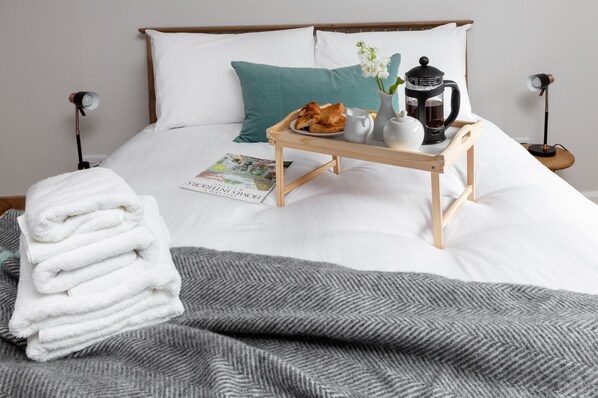 2 bedrooms, iron/ironing board, WiFi, bed sheets - Aistear 2 bedroom apartment VRBO (Dingle)