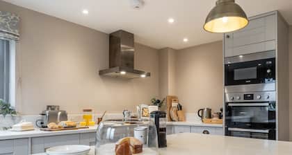 Family friendly Cotswold Holiday Cottage near Chipping Campden - Benson Cottage