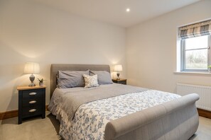 3 chambres, fer et planche à repasser, lit parapluie, Wi-Fi