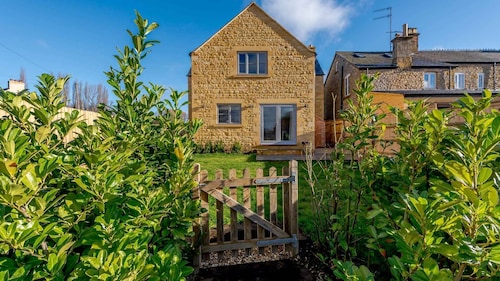 Family friendly Cotswold Holiday Cottage near Chipping Campden - Benson Cottage