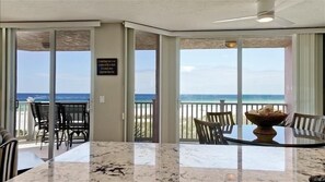 Imagen sin descripción, 5 de 50, botón