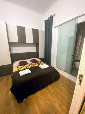 Room - Sant Antoni Hostal, Sustainable Tourism (Barcelona)