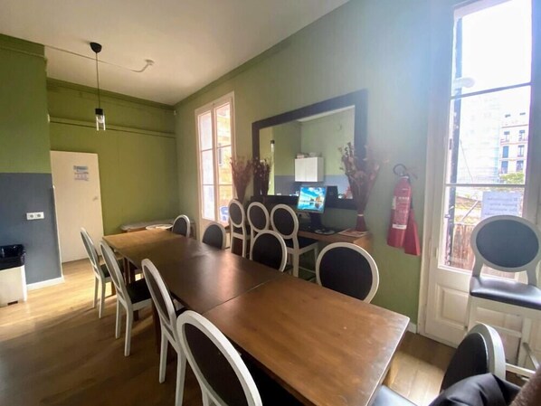 تناول الطعام