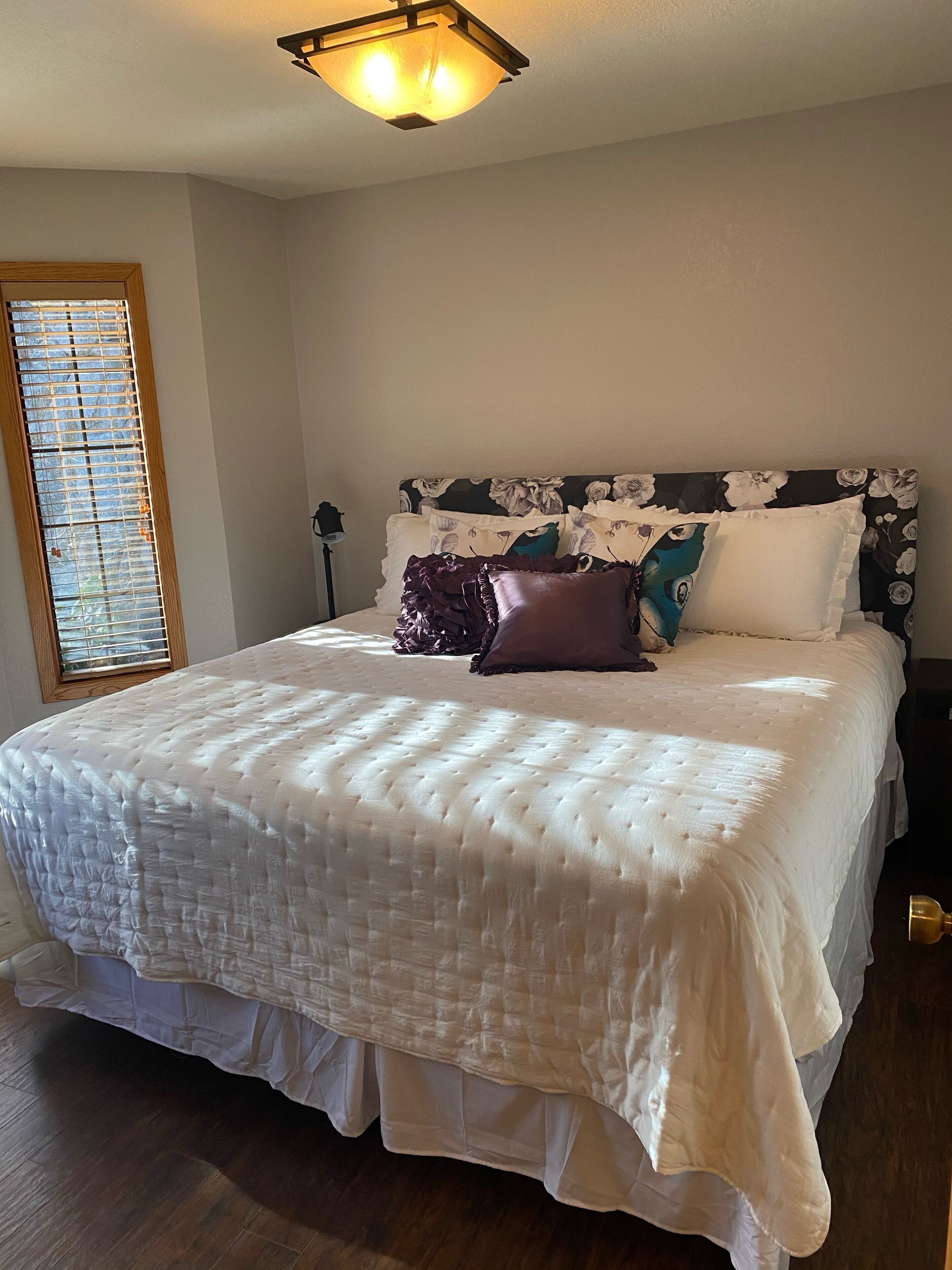 4 bedrooms, iron/ironing board, travel cot, WiFi