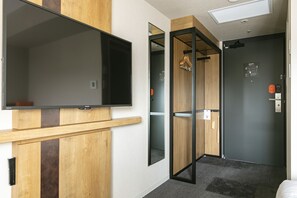 Blackout curtains, iron/ironing board, free WiFi, bed sheets - Hotel Forza Osaka Namba Dotonbori (Osaka)